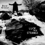 DAVID GILMOUR presenta su próximo álbum «LUCK AND STRANGE» y estrena «THE PIPER’S CALL»
